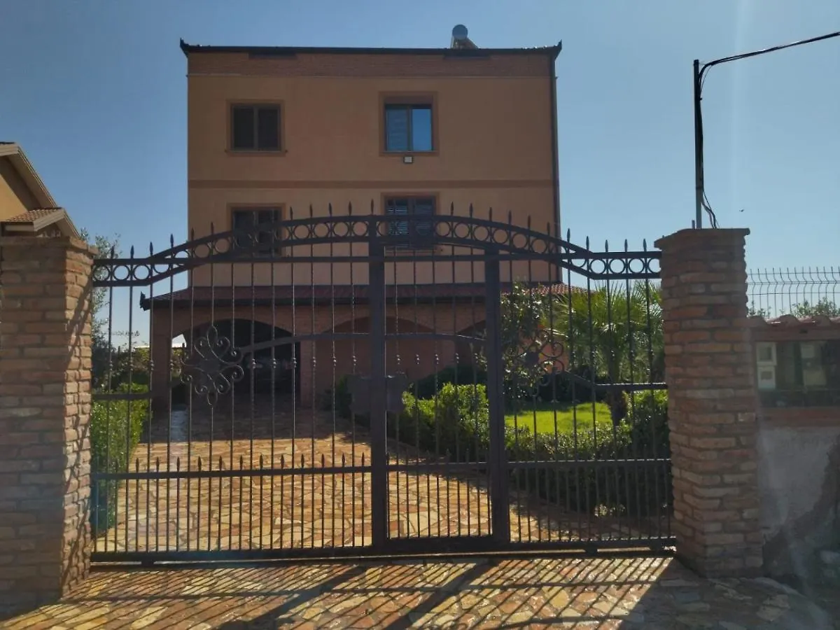 The Garden Guest House ديفيجاكه 0*,  ألبانيا